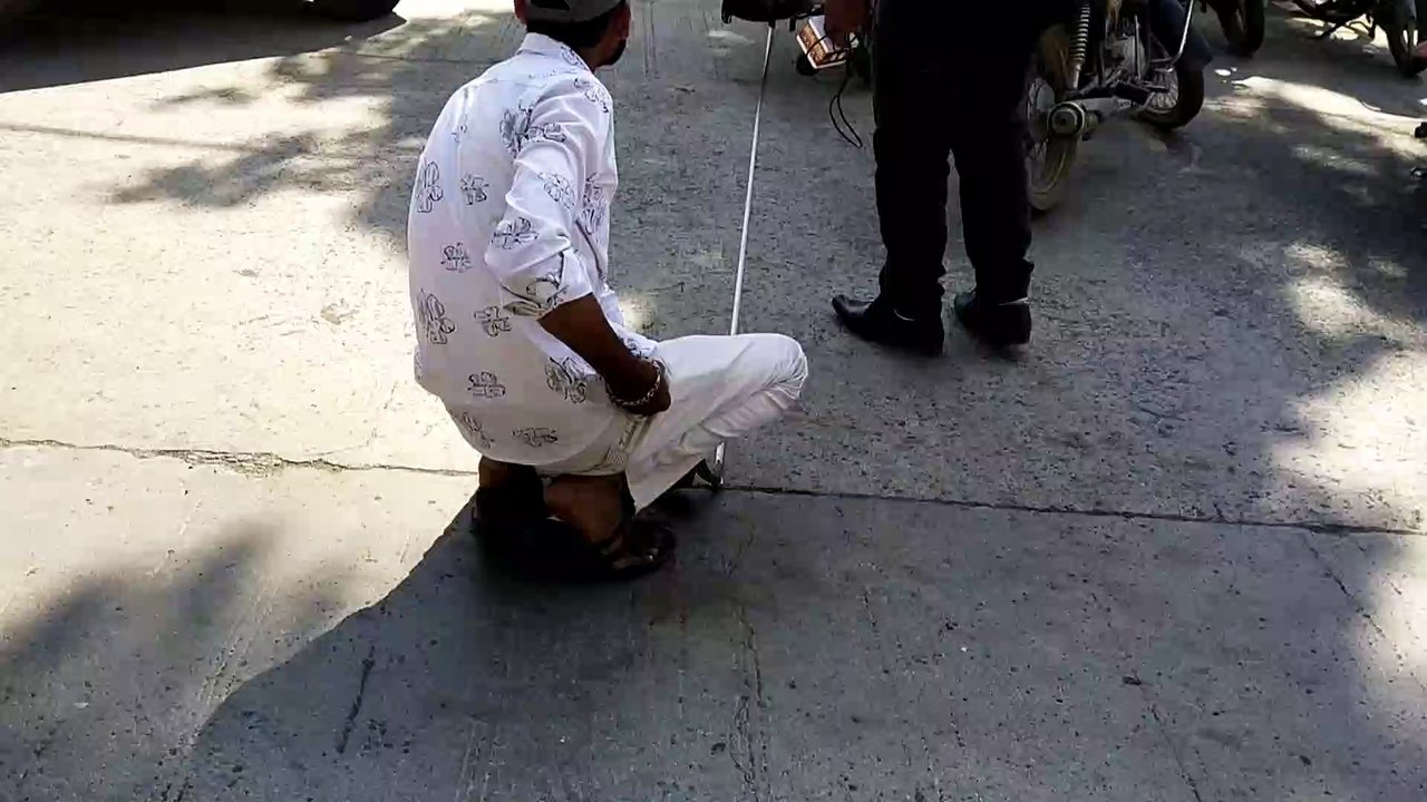 नगरपालिका के अमले ने की मगरिया शाखा एसबीआई बैंक बिल्डिंग की नपती