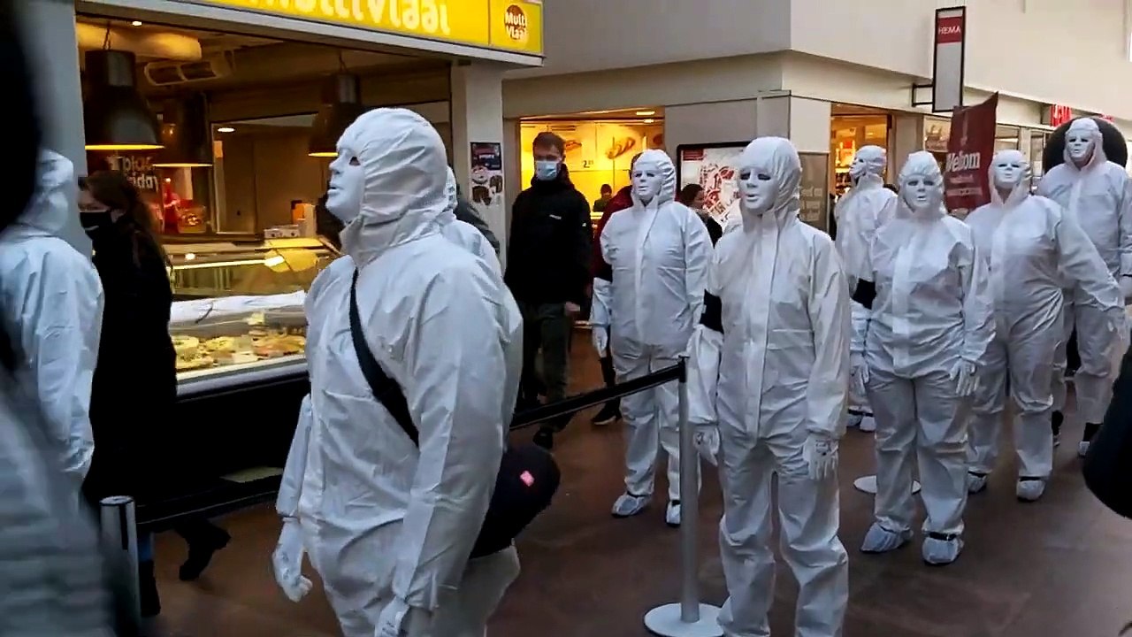 Protestas en 14 ciudades de Holanda en contra el mundo futuro.