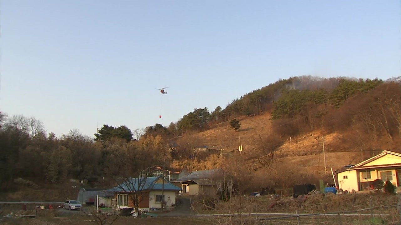 논산 산불 14시간 만에 초기 진화...임야 3ha 소실 / YTN