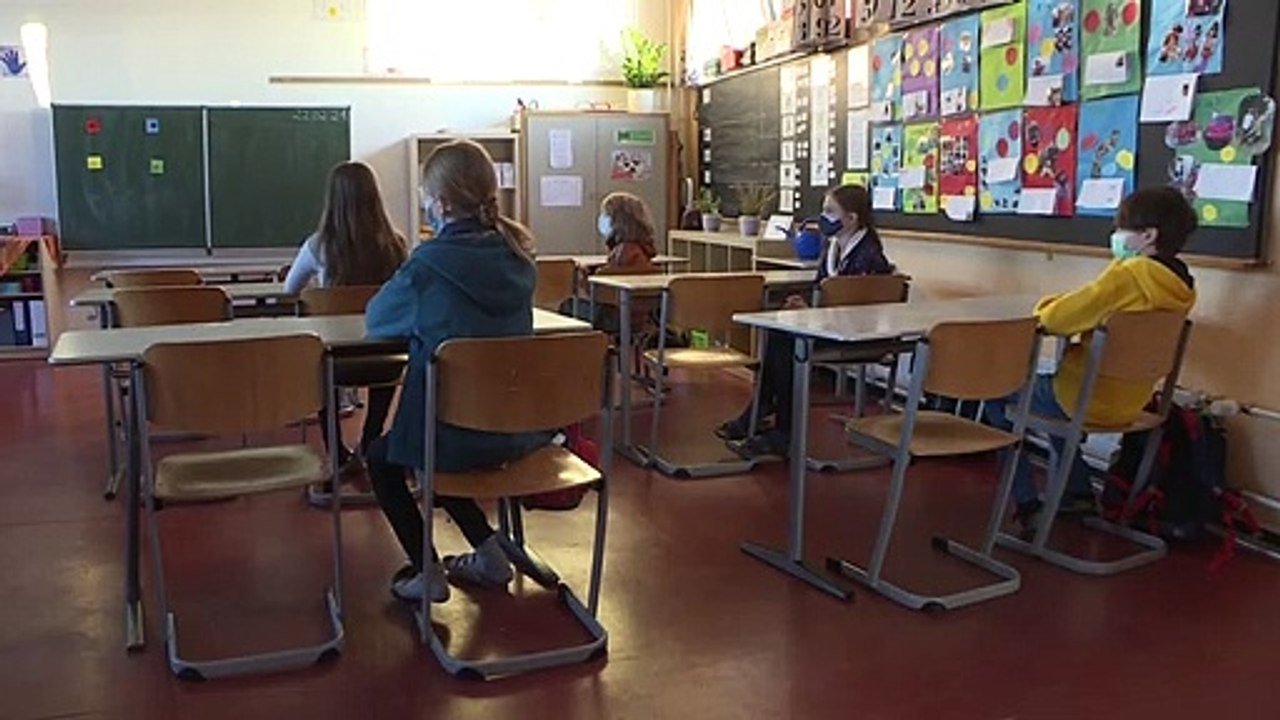 Schulöffnung: Früheres Impfen für Lehrer?