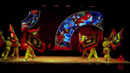  Danse d’opéra traditionnel : Petit phénix dans l’air 戏曲舞蹈：雏凤凌空