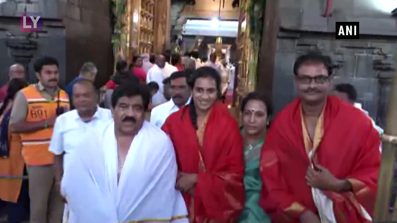 PV Sindhu Visits Balaji Temple In APs Tirumala...