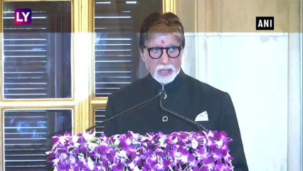 Tải video: Amitabh Bachchan को मिला Dadasaheb Phalke Award, Abhishek Bachchan ने ऐसे ज़ाहिर की खुशी