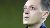 Mesut Özil'in İstiklal Marşı okuması Alman basınında: Burada milli marş okunurken dudakları hep kapalı kalırdı