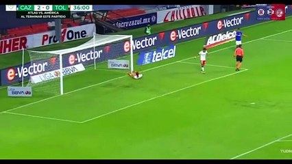Sędzia obronił strzał na pustą bramkę - Liga MX / Cruz Azul vs Toluca (21.02.2020)