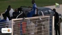 بالفيديو .. نقل لاعب سوداني إلى المستشفى بسيارة 