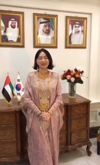 بالفيديو .. فتاة كورية تعبر عن عشقها لأهل الإمارات