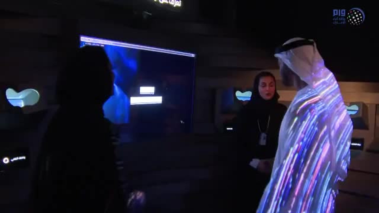 بالفيديو.. محمد بن زايد يزور القمة العالمية للح...