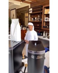 بالفيديو.. شبيه محمد صلاح يظهر في إعلان طريف بالإمارات لمحاربة "كورونا"