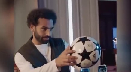 بالفيديو.. محمد صلاح يتحدى ميسي في إعلان جديد