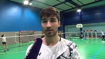 Toma Jr Popov après sa médaille d'argent avec la France à l'Euro mixte de badminton