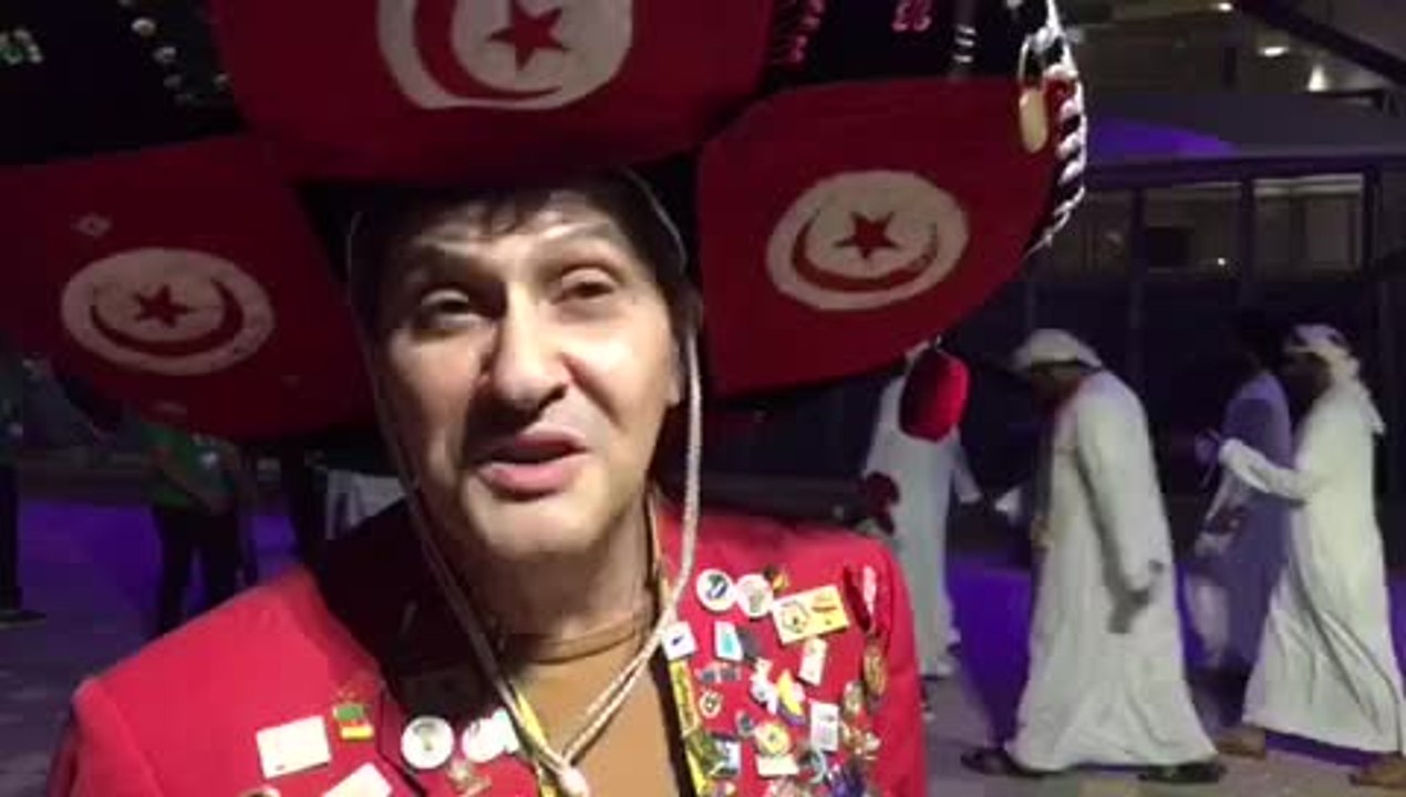 بالفيديو..المنوبي.. مصور رياضي تونسي يطوف العالم  وينشر قيم التسامح