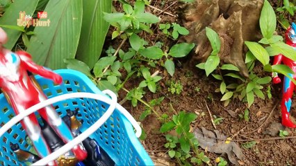 LOOKING FOR ULTRAMAN FIGHTING TOYS