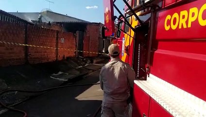 Uma pessoa morreu em um incêndio nesta tarde em Apucarana