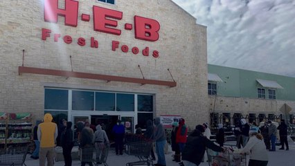 When an Austin H-E-B Lost Power, Employees Let Customers Walk Out With Free Groceries