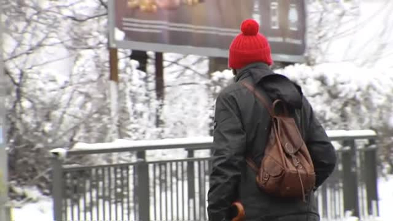 La nieve y el viento ponen en aviso por riesgo a algunos puntos del país