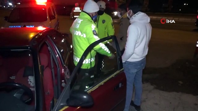 Ehliyetsiz alkollü sürücü trafikten men ve plakasız araçla kaçarken yakalandı