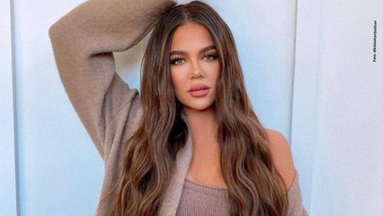 En ropa interior, Khloé Kardashian presumió de sus caderas y un confuso anillo
