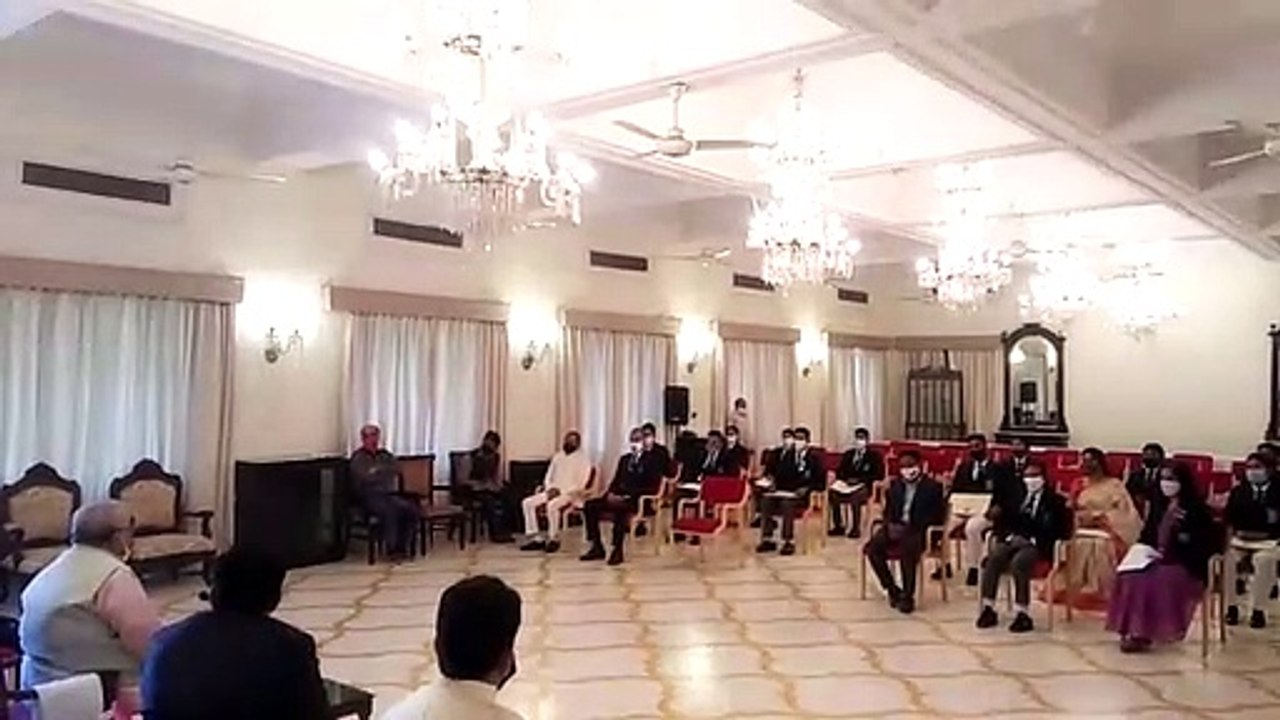 सेवा को अपने आचरण और व्यवहार में लाएं युवा वर्ग . राज्यपाल