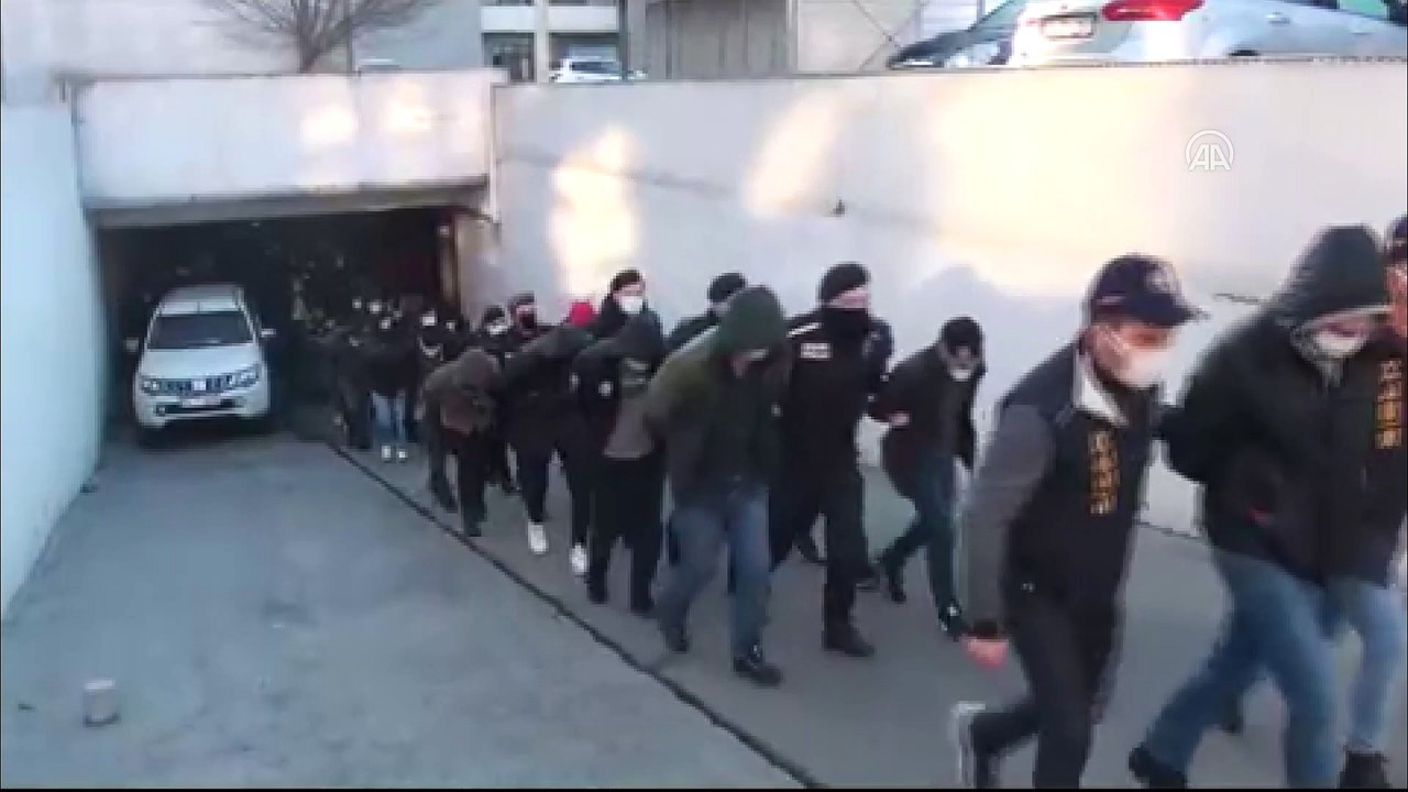 İSTANBUL - İstanbul merkezli 'siber dolandırıcılık' operasyonunda yakalanan 35 şüpheli tutuklandı