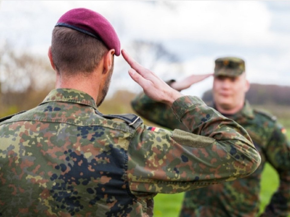 Lagebericht voller Mängel: Bundeswehr droht Überalterung