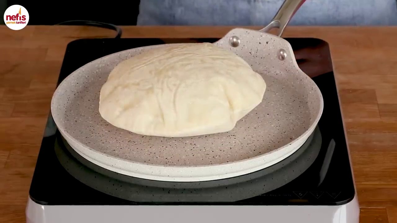 BAZLAMA  EVDE YAPILABİLECEK EN PRATİK EKMEK ♨️TAVADA BALON BAZLAMA