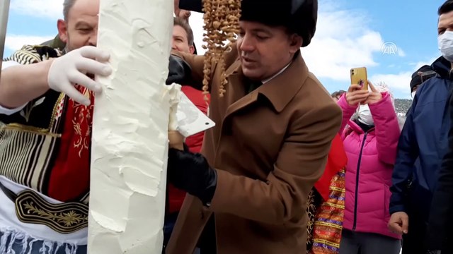 ARDAHAN - Buz tutan Çıldır Gölü'ndeki atlı kızak ve Eskimo usulü balık avı etkinliği