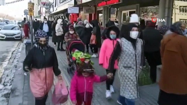 Başkent’teki mağaza indirimi korona virüsü unutturdu