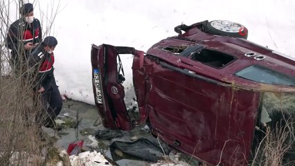 Samsun'da yoldan çıkan araç uçurumdan dereye yuvarlandı: 2 yaralı