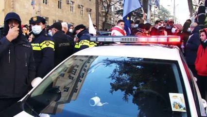 - Gürcistan’da muhalefet sokağa indi