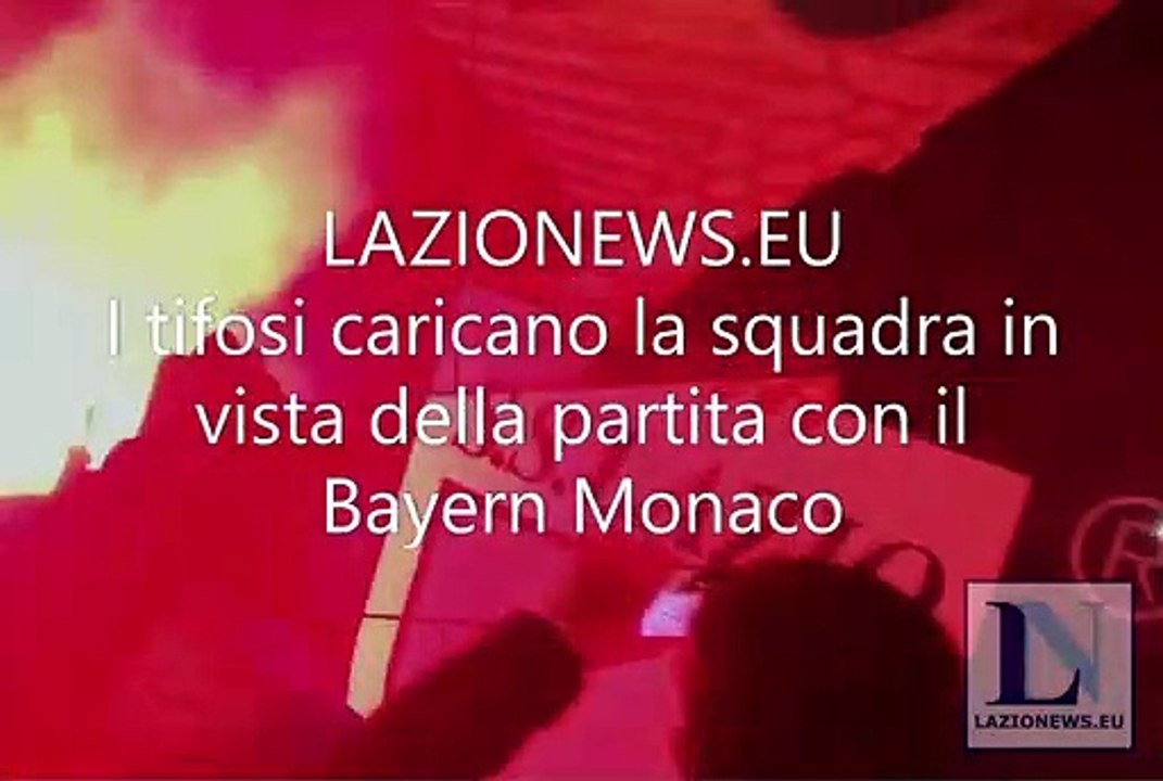 Lazio, i tifosi caricano la squadra in vista della partita con il Bayern Monaco