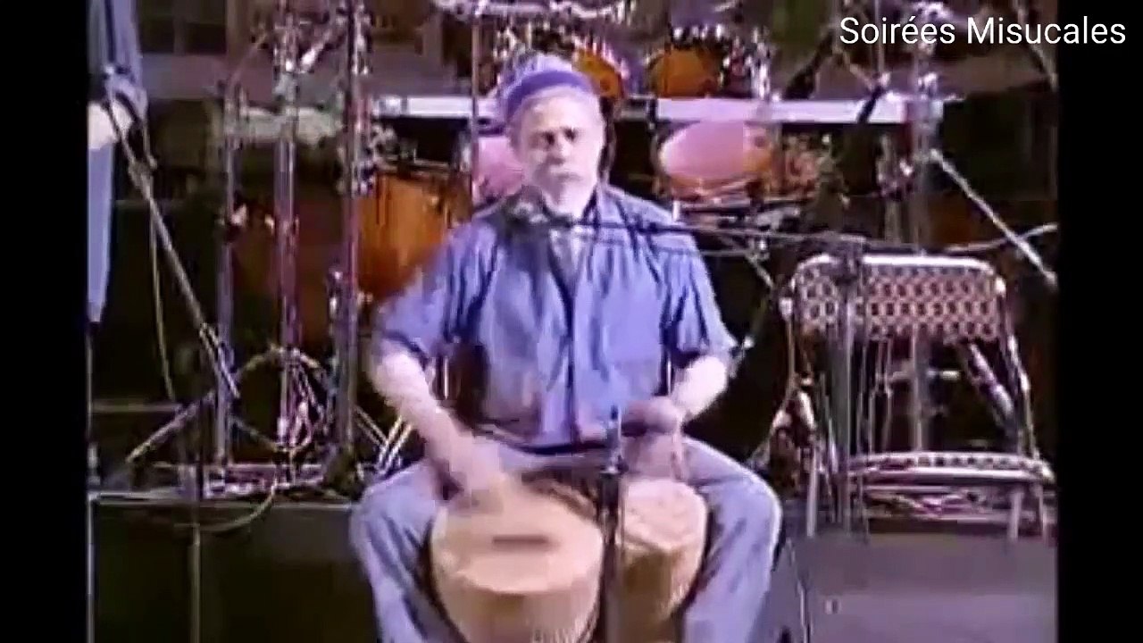 مجموعة ازنزارن تلهب منصة مهرجان اسبوع الجمل بكلميم