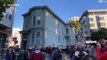 Une maison Victorienne de San Francisco déplacée en pleine ville : chantier impressionnant
