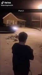 Ce gamin jette de l'eau bouillante dans l'air glacial du Texas... pas assez glacial apparement