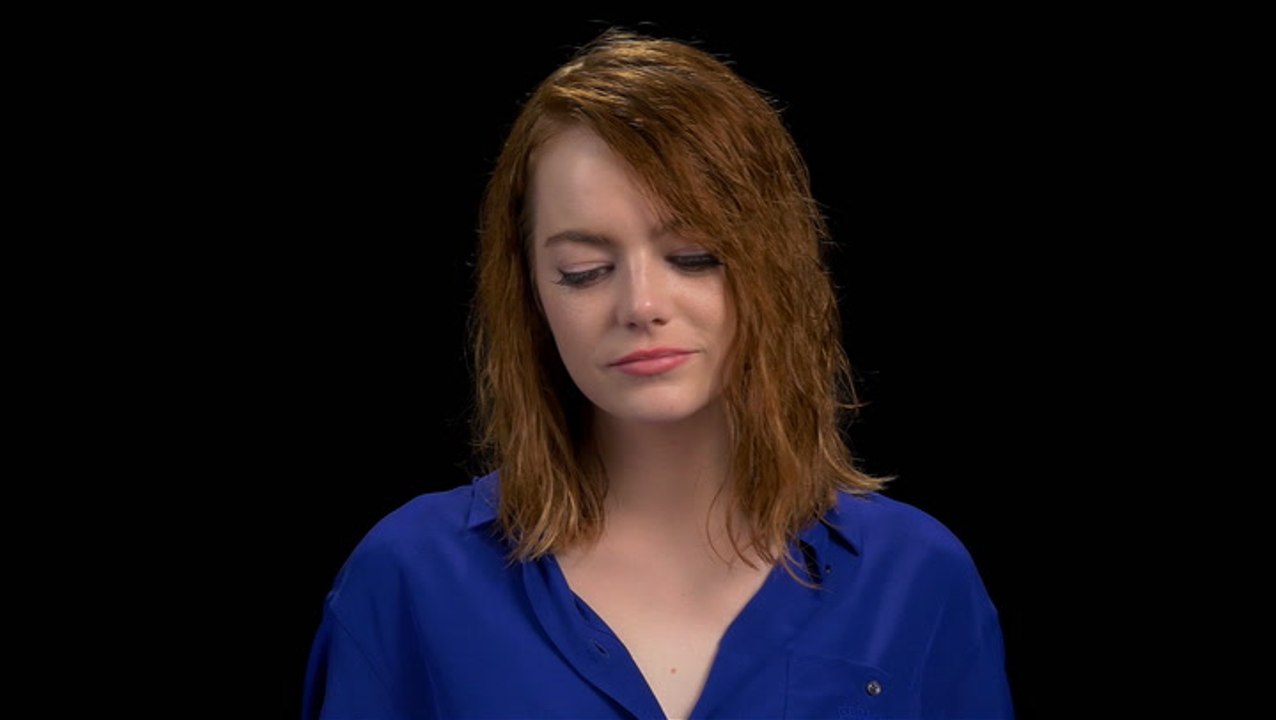 Emma Stone Proves Her Vocal Chops with "I Will Survive"
