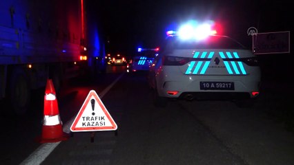 BALIKESİR - Trafik kazası: 3 yaralı