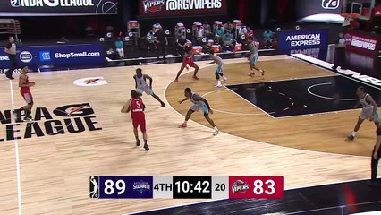 Kenyon Martin Jr. rises up and throws it down