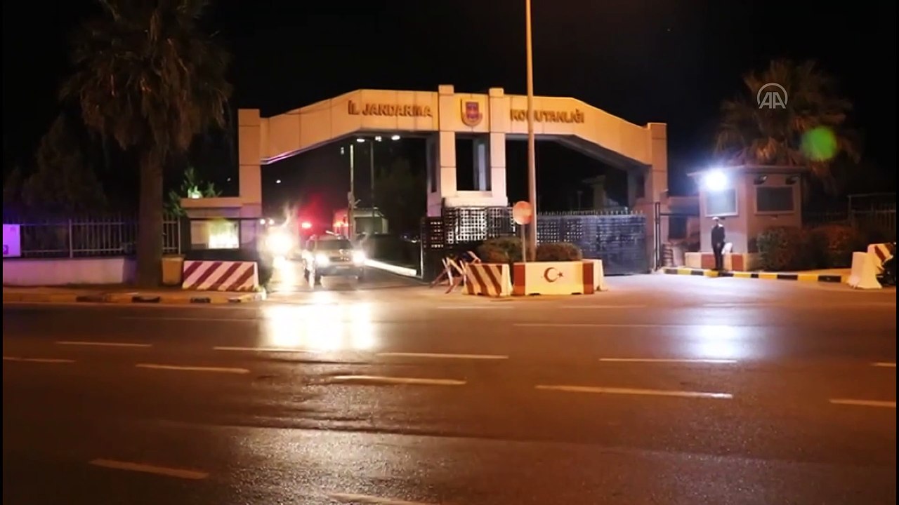 İZMİR - İzmir merkezli 47 ilde FETÖ'nün TSK yapılanmasına yönelik operasyonda 130 kişi yakalandı