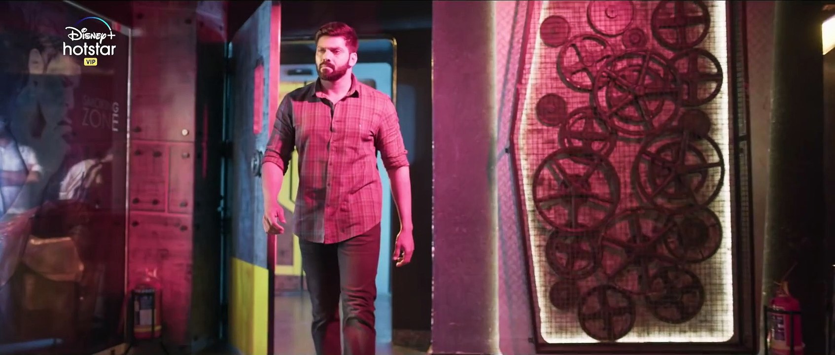 Teddy _ Official Trailer Tamil _ Shakti Soundar Rajan, Arya & Sayyeshaa _ Streaming From Mar 12 ( 1080 X 1920 )