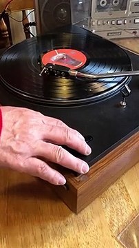 YAMAHAの古い安物のターンテーブルをNational RX-5600ラジカセのPHONO入力につないだ、National RX-5600ラジカセからのレコードの出力音です。2