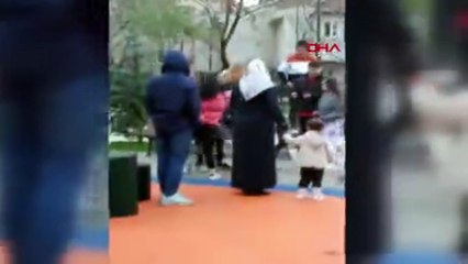 (Görüntülü) Kızların tekme tokat 'erkek arkadaş' kavgası kamerada