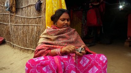 गोतिनि के लईका-बुद्धि, देखिये ये औरत अपने बच्चे को कैसे खेला रही है। Gotina's wisdom-mind, see how this woman is playing her child.. BHOJPURI VIDEO 2021