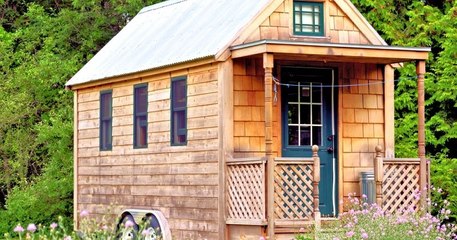 À Namur, des petites maisons en bois sont installées pour loger les sans-abri