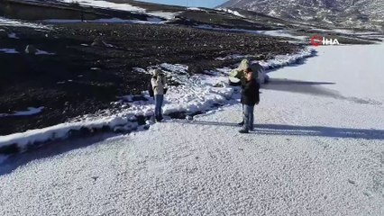 Sibirya soğuklarının etkisiyle dondu, kırağı ile gözden kayboldu