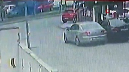 Yer Esenyurt; polisle hırsızlar arasındaki kovalamaca kamerada