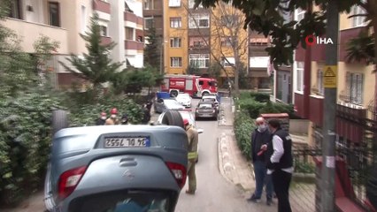 Download Video: Üsküdar’da yokuş aşağı inen kadın sürücü otomobiliyle takla attı: 1 yaralı