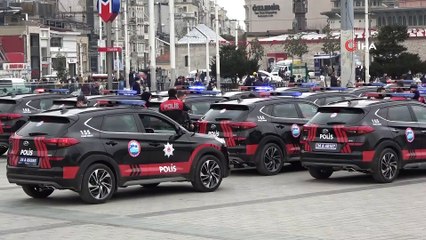 İstanbul polisinden gövde gösterisi: Turistler hayranlıkla izledi