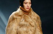 alberta ferretti desfile otoño invierno 2021 milan fashion week