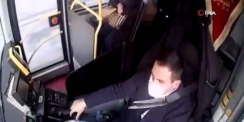 Ani fren yapan otobüste savrulan kadının kafası kırıldı
