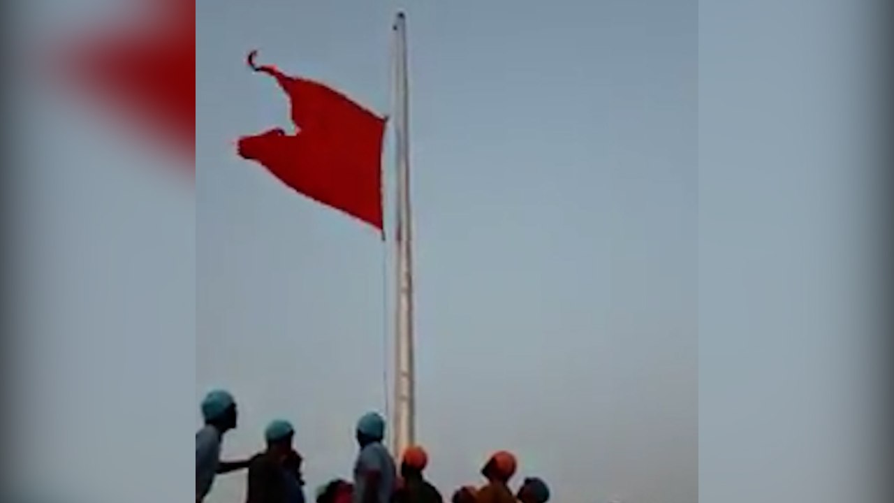 30-ft Saffron Flag Installed At Lingana Fort By Devotees Of Shivaji Maharaj